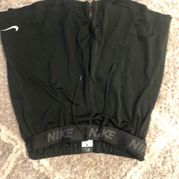 Size Large Mens black dri-fit shorts with white swoosh. In like new condition - Picture 3 of 5